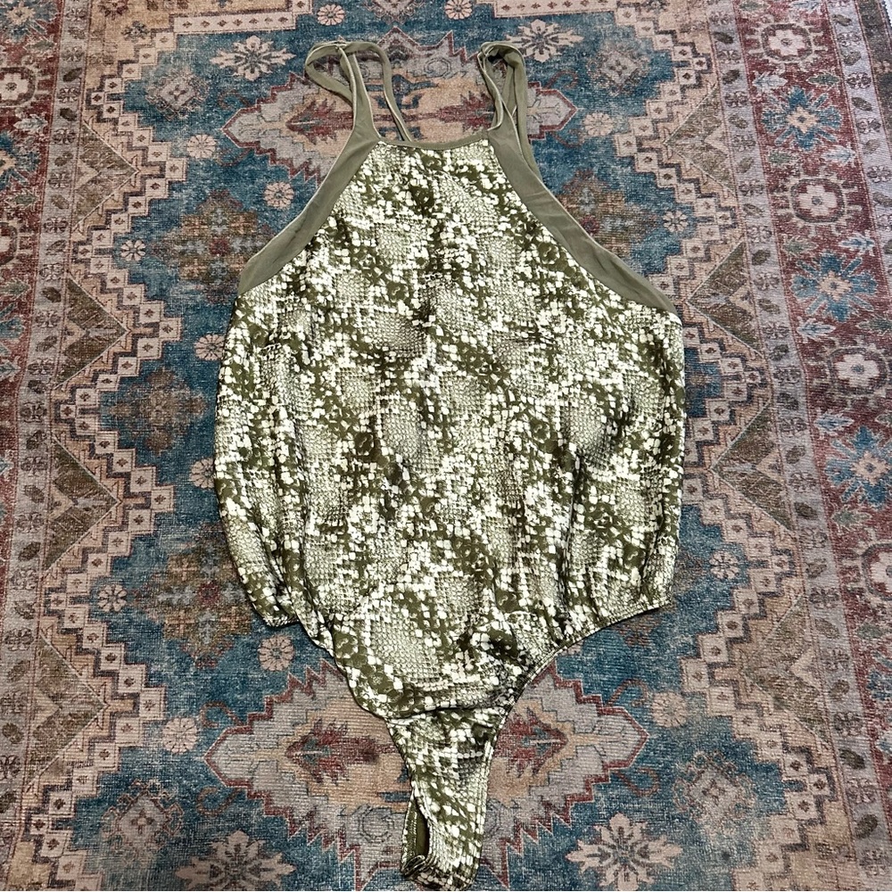 Free People Snakeskin Print One-Piece Bodysuit Olive Green Strappy Back Size XS - Picture 4 of 8